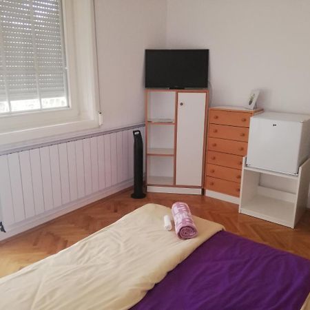 デブレツェン Pero Panzio Bed & Breakfast エクステリア 写真
