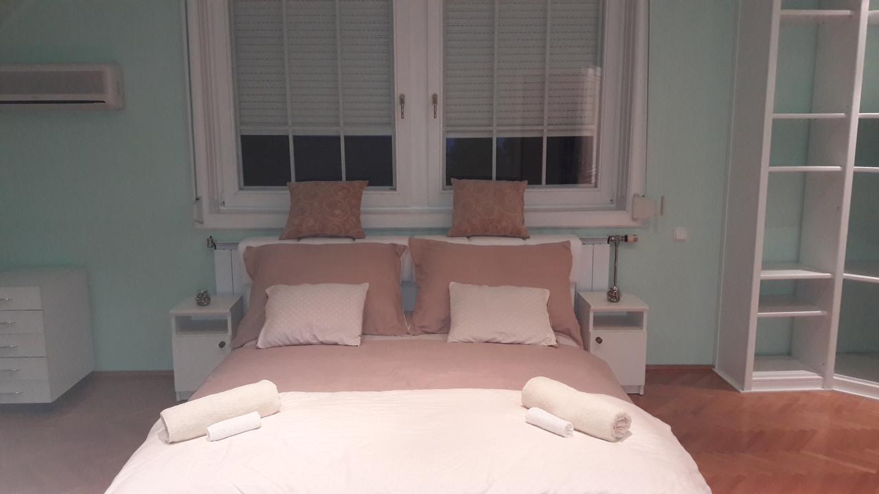 デブレツェン Pero Panzio Bed & Breakfast エクステリア 写真