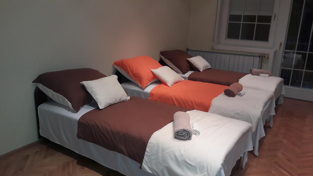 デブレツェン Pero Panzio Bed & Breakfast エクステリア 写真
