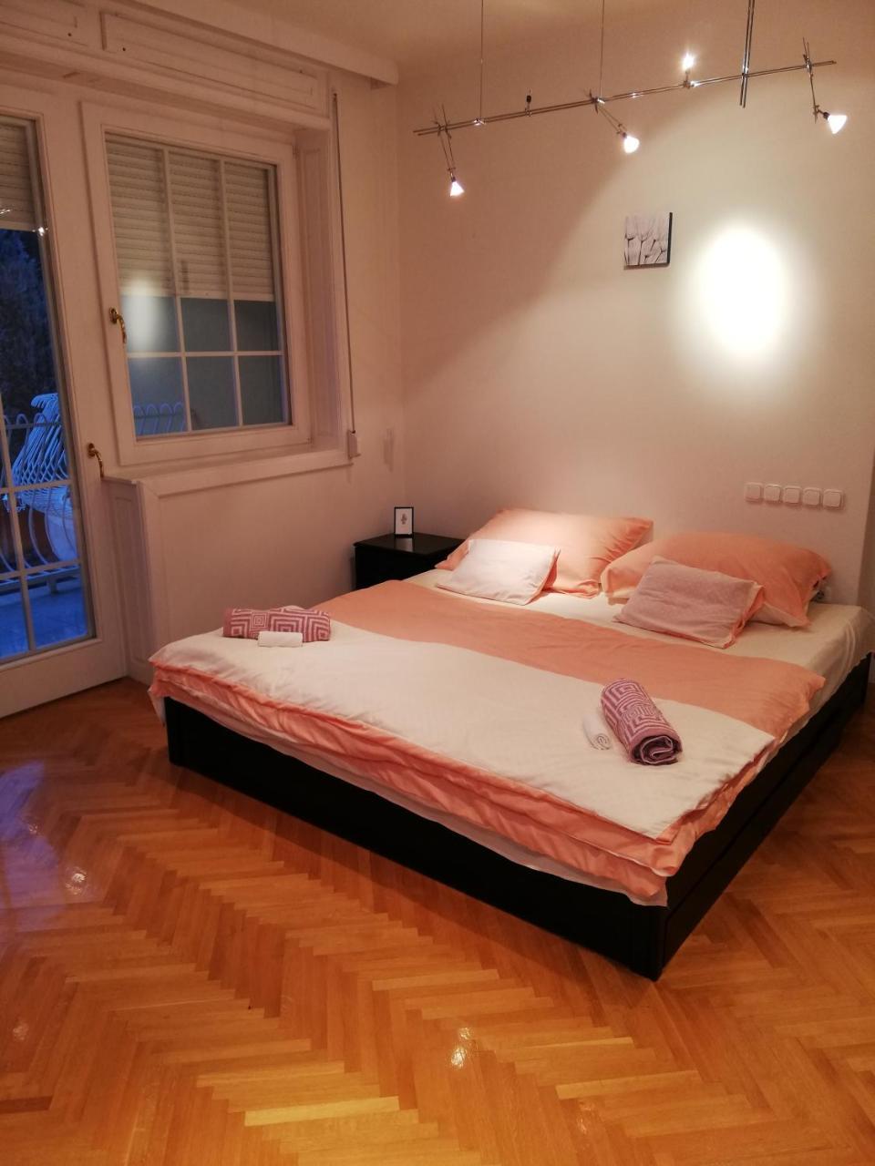 デブレツェン Pero Panzio Bed & Breakfast エクステリア 写真