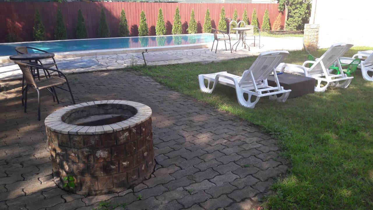 デブレツェン Pero Panzio Bed & Breakfast エクステリア 写真